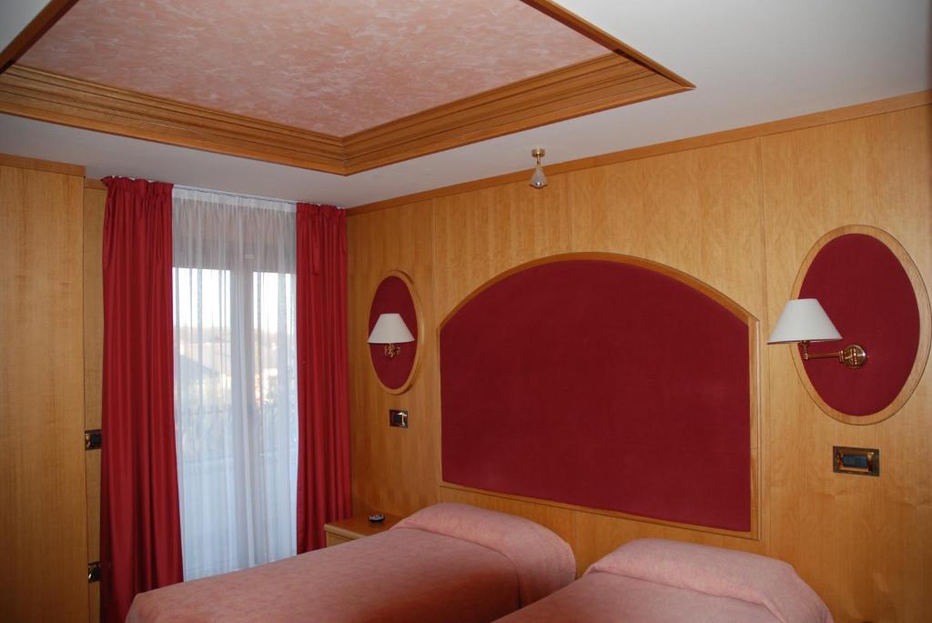 Al Giardino Hotel Fanna Ruang foto